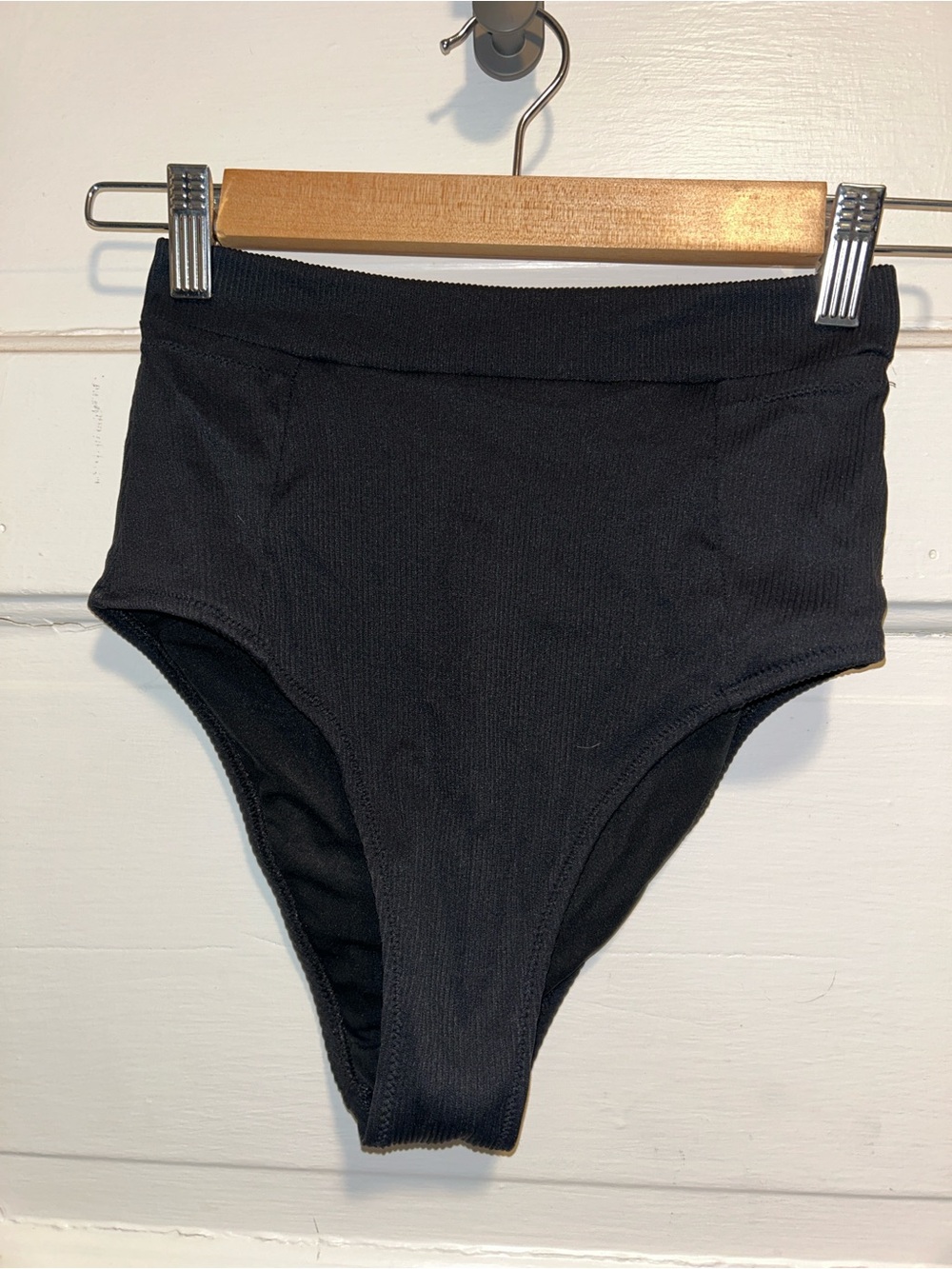Aerie Women’s Swim Bottom. High waisted, ribbed swim suit bottoms with pocket